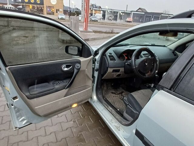 Сірий Рено Меган, об'ємом двигуна 1.6 л та пробігом 280 тис. км за 4000 $, фото 2 на Automoto.ua