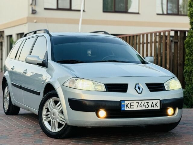 Рено Меган 2003 у Павлограде на Automoto.ua Сірий Рено Меган, об'ємом двигуна 1.6 л та пробігом 220 тис. км за 4300 $, фото 1 на Automoto.ua