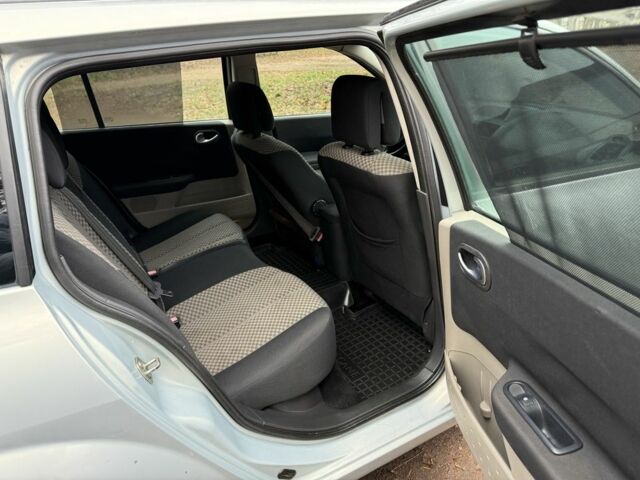 Сірий Рено Меган, об'ємом двигуна 1.6 л та пробігом 200 тис. км за 4300 $, фото 14 на Automoto.ua