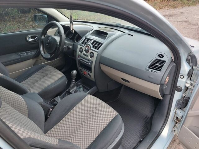 Серый Рено Меган, объемом двигателя 1.9 л и пробегом 240 тыс. км за 4000 $, фото 16 на Automoto.ua