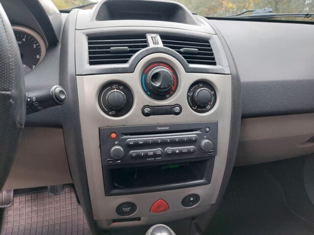 Серый Рено Меган, объемом двигателя 1.9 л и пробегом 240 тыс. км за 4000 $, фото 20 на Automoto.ua