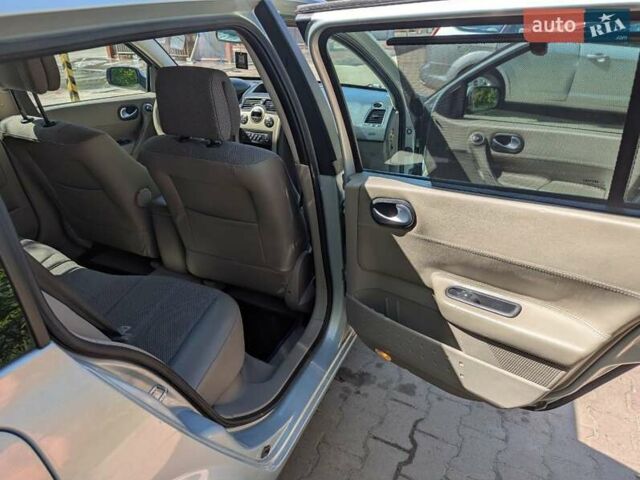 Серый Рено Меган, объемом двигателя 2 л и пробегом 112 тыс. км за 4000 $, фото 10 на Automoto.ua