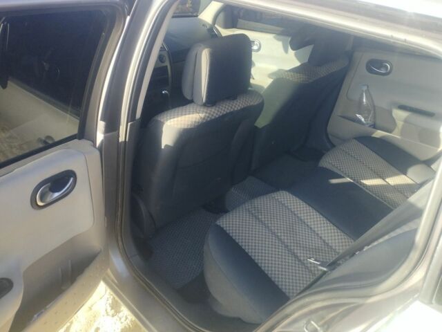 Сірий Рено Меган, об'ємом двигуна 1.5 л та пробігом 300 тис. км за 4000 $, фото 5 на Automoto.ua