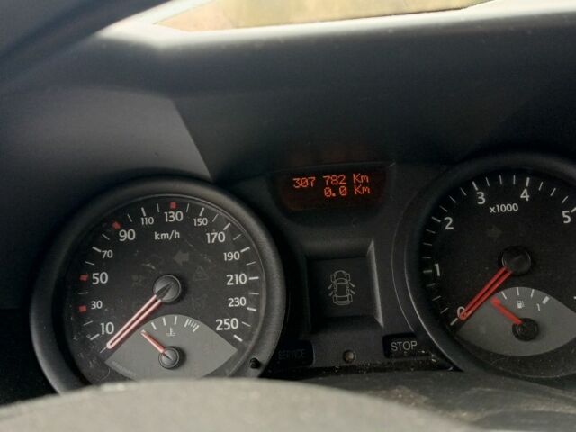 Сірий Рено Меган, об'ємом двигуна 1.6 л та пробігом 307 тис. км за 1800 $, фото 6 на Automoto.ua