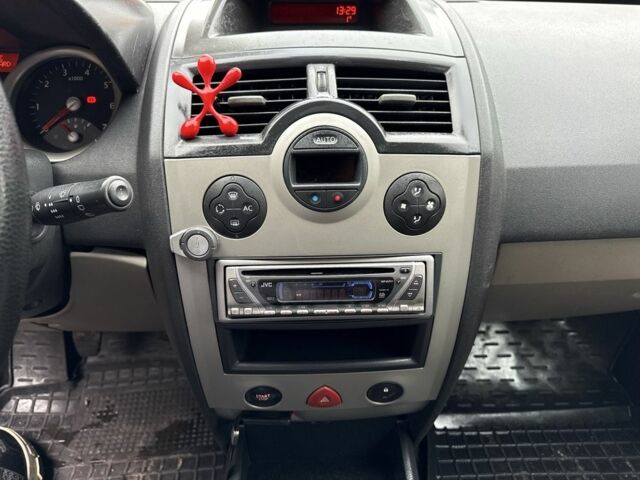 Сірий Рено Меган, об'ємом двигуна 1.6 л та пробігом 200 тис. км за 4300 $, фото 18 на Automoto.ua