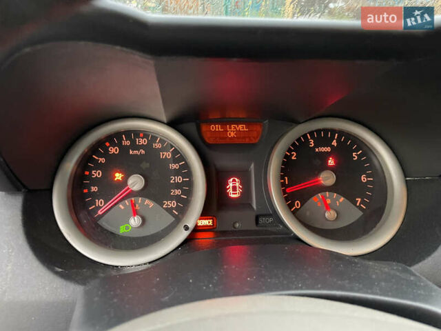 Сірий Рено Меган, об'ємом двигуна 1.6 л та пробігом 210 тис. км за 4555 $, фото 36 на Automoto.ua