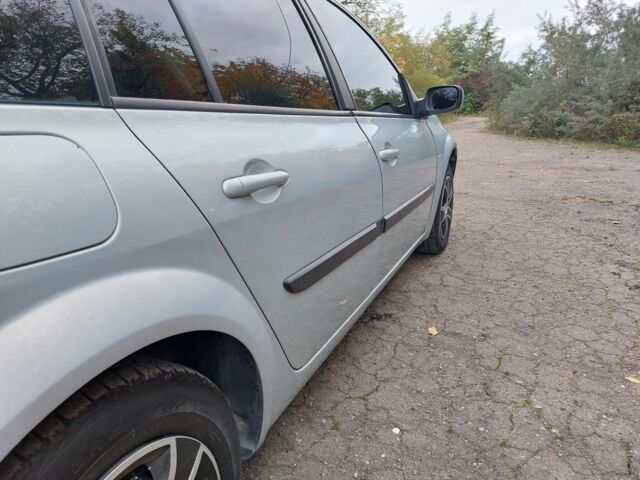 Серый Рено Меган, объемом двигателя 1.9 л и пробегом 240 тыс. км за 4000 $, фото 9 на Automoto.ua