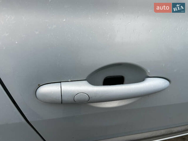 Сірий Рено Меган, об'ємом двигуна 1.6 л та пробігом 210 тис. км за 4555 $, фото 29 на Automoto.ua