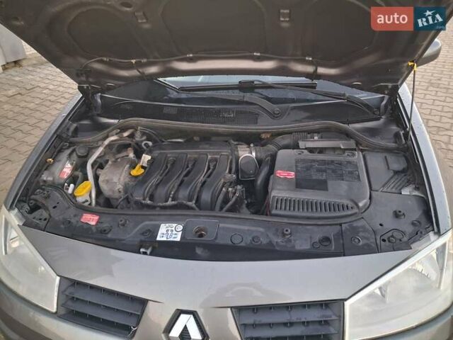 Серый Рено Меган, объемом двигателя 1.6 л и пробегом 293 тыс. км за 4300 $, фото 19 на Automoto.ua