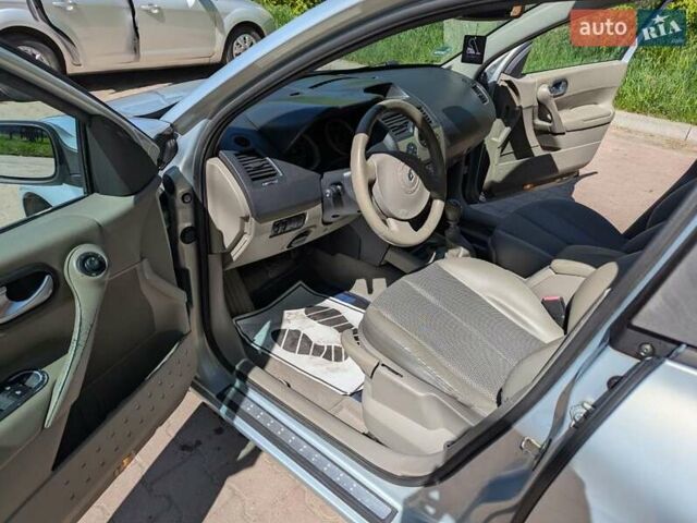 Серый Рено Меган, объемом двигателя 2 л и пробегом 112 тыс. км за 4000 $, фото 11 на Automoto.ua