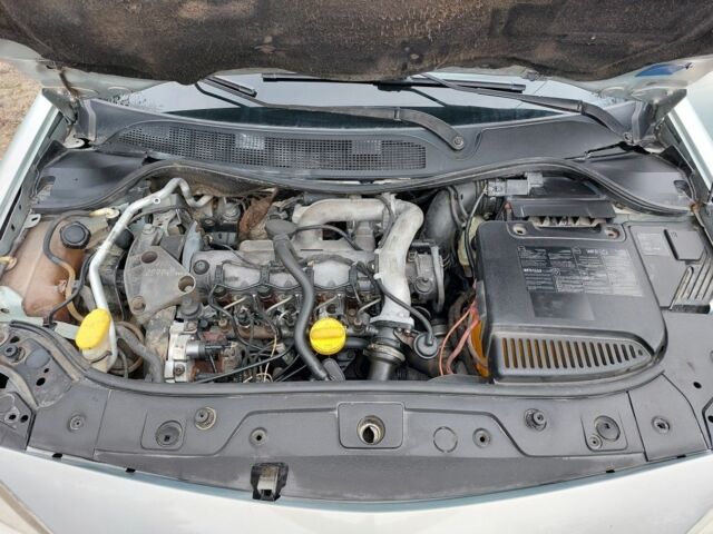 Серый Рено Меган, объемом двигателя 1.9 л и пробегом 240 тыс. км за 4000 $, фото 3 на Automoto.ua