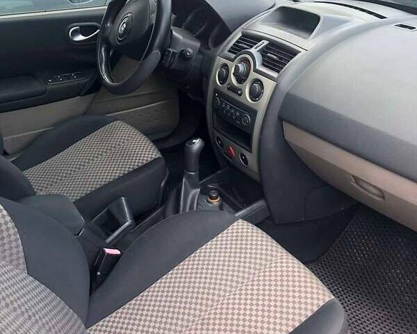 Сірий Рено Меган, об'ємом двигуна 1.6 л та пробігом 182 тис. км за 4400 $, фото 8 на Automoto.ua