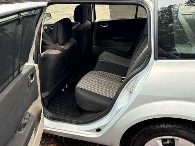 Сірий Рено Меган, об'ємом двигуна 1.6 л та пробігом 200 тис. км за 4300 $, фото 11 на Automoto.ua