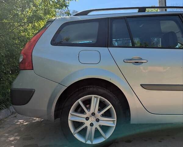 Серый Рено Меган, объемом двигателя 2 л и пробегом 112 тыс. км за 4000 $, фото 14 на Automoto.ua