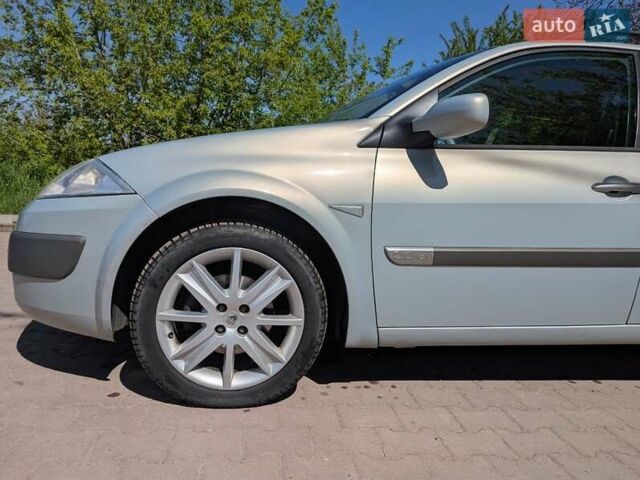 Серый Рено Меган, объемом двигателя 2 л и пробегом 112 тыс. км за 4000 $, фото 18 на Automoto.ua