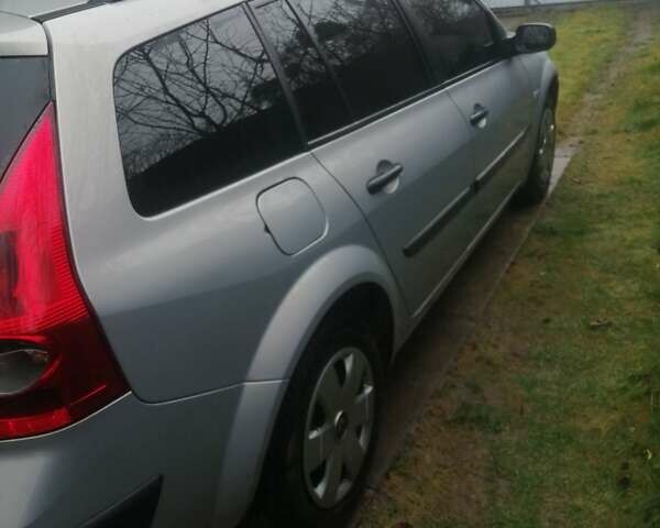 Серый Рено Меган, объемом двигателя 1.6 л и пробегом 211 тыс. км за 4400 $, фото 3 на Automoto.ua