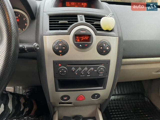 Сірий Рено Меган, об'ємом двигуна 1.6 л та пробігом 210 тис. км за 4555 $, фото 39 на Automoto.ua