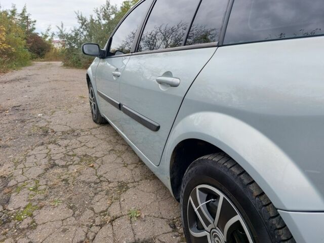 Серый Рено Меган, объемом двигателя 1.9 л и пробегом 240 тыс. км за 4000 $, фото 10 на Automoto.ua