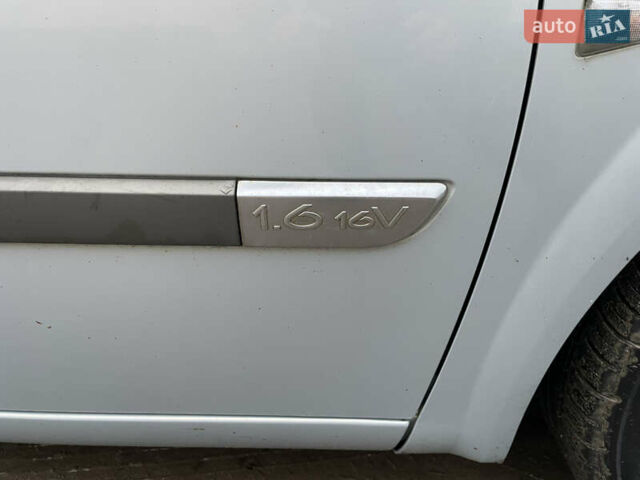 Сірий Рено Меган, об'ємом двигуна 1.6 л та пробігом 210 тис. км за 4555 $, фото 25 на Automoto.ua