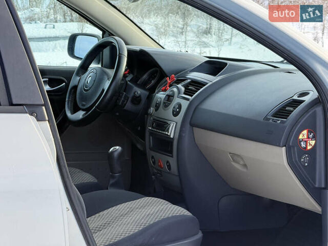 Сірий Рено Меган, об'ємом двигуна 1.6 л та пробігом 170 тис. км за 4200 $, фото 9 на Automoto.ua