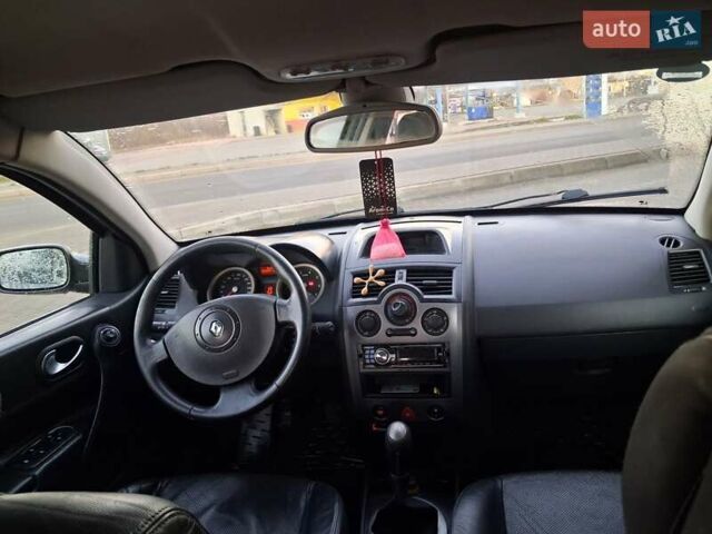 Серый Рено Меган, объемом двигателя 1.6 л и пробегом 293 тыс. км за 4300 $, фото 17 на Automoto.ua