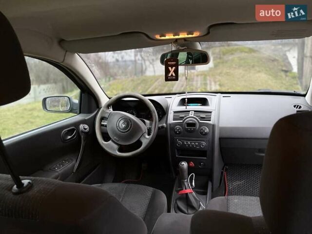 Сірий Рено Меган, об'ємом двигуна 1.6 л та пробігом 307 тис. км за 3700 $, фото 2 на Automoto.ua