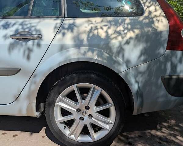 Серый Рено Меган, объемом двигателя 2 л и пробегом 112 тыс. км за 4000 $, фото 6 на Automoto.ua