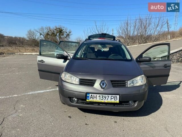 Серый Рено Меган, объемом двигателя 1.6 л и пробегом 210 тыс. км за 4900 $, фото 1 на Automoto.ua