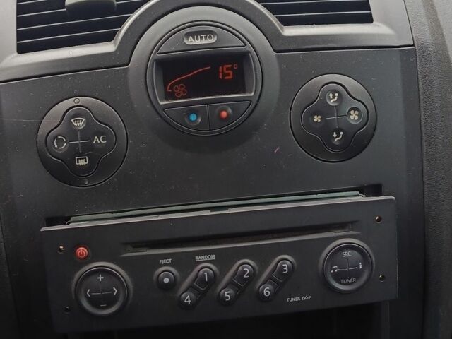 Сірий Рено Меган, об'ємом двигуна 1.6 л та пробігом 307 тис. км за 1800 $, фото 7 на Automoto.ua