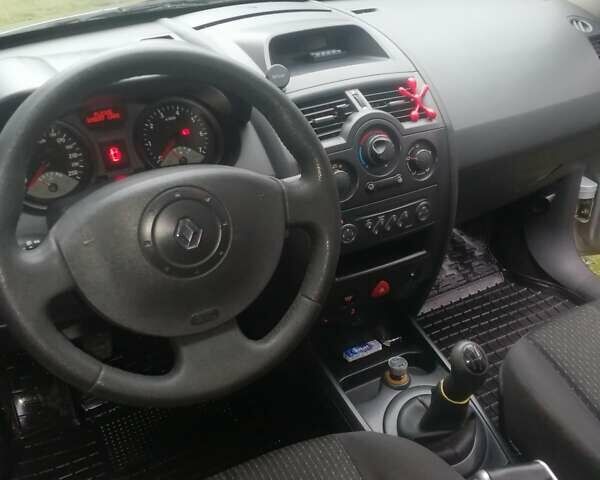 Серый Рено Меган, объемом двигателя 1.6 л и пробегом 211 тыс. км за 4400 $, фото 9 на Automoto.ua