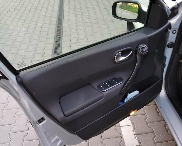 Серый Рено Меган, объемом двигателя 1.5 л и пробегом 385 тыс. км за 3500 $, фото 6 на Automoto.ua