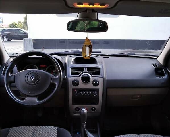 Серый Рено Меган, объемом двигателя 1.5 л и пробегом 385 тыс. км за 3500 $, фото 8 на Automoto.ua