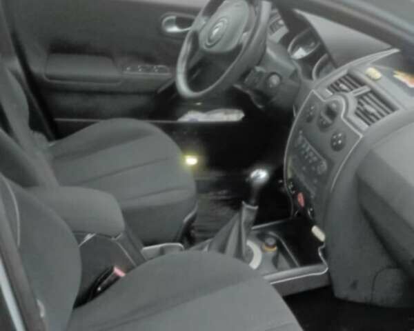 Серый Рено Меган, объемом двигателя 1.6 л и пробегом 197 тыс. км за 4100 $, фото 5 на Automoto.ua