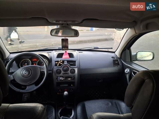 Серый Рено Меган, объемом двигателя 1.6 л и пробегом 293 тыс. км за 4300 $, фото 16 на Automoto.ua