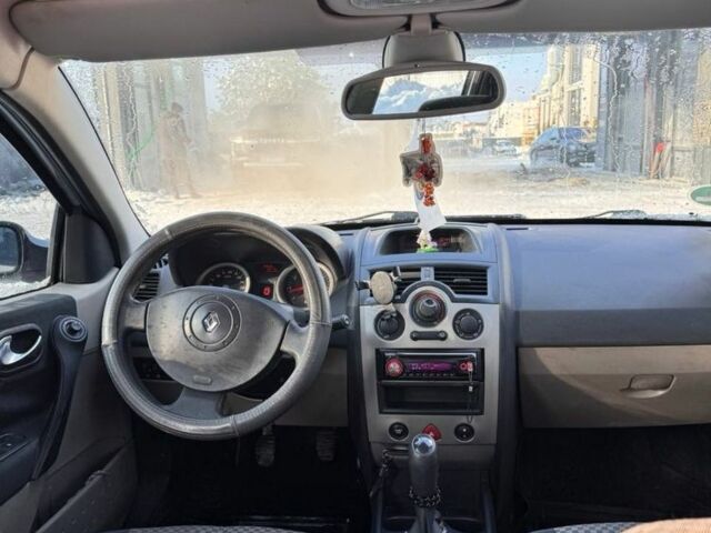 Серый Рено Меган, объемом двигателя 1.6 л и пробегом 215 тыс. км за 1900 $, фото 5 на Automoto.ua