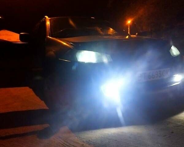 Серый Рено Меган, объемом двигателя 1.6 л и пробегом 403 тыс. км за 4400 $, фото 6 на Automoto.ua