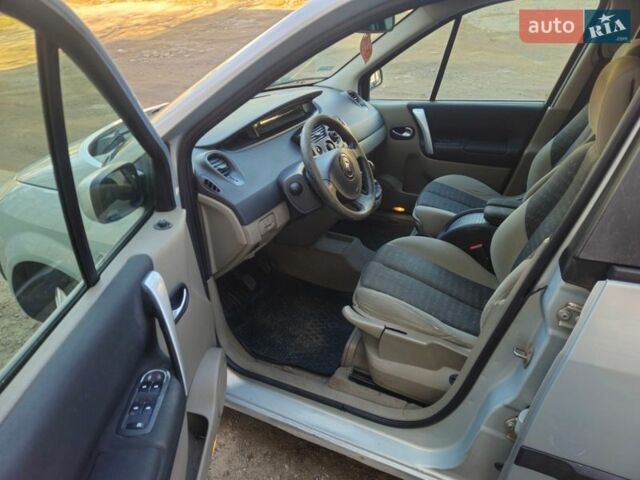 Сірий Рено Меган, об'ємом двигуна 1.6 л та пробігом 200 тис. км за 2350 $, фото 3 на Automoto.ua