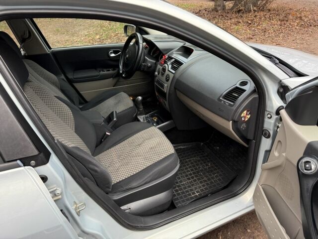 Сірий Рено Меган, об'ємом двигуна 1.6 л та пробігом 200 тис. км за 4300 $, фото 15 на Automoto.ua