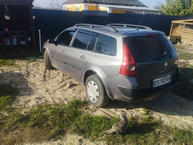 Сірий Рено Меган, об'ємом двигуна 1.5 л та пробігом 300 тис. км за 4000 $, фото 3 на Automoto.ua