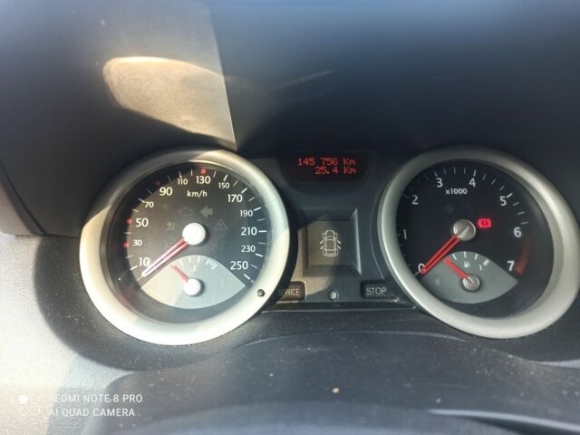 Серый Рено Меган, объемом двигателя 0 л и пробегом 145 тыс. км за 5100 $, фото 4 на Automoto.ua