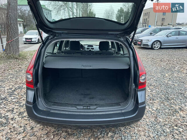 Серый Рено Меган, объемом двигателя 1.6 л и пробегом 191 тыс. км за 4700 $, фото 14 на Automoto.ua