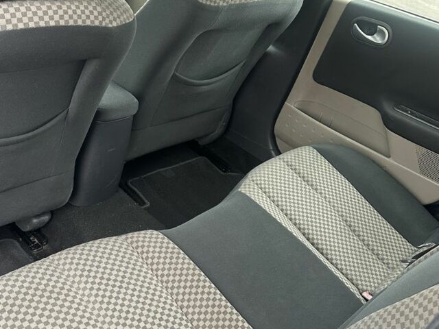 Серый Рено Меган, объемом двигателя 2 л и пробегом 263 тыс. км за 4500 $, фото 13 на Automoto.ua