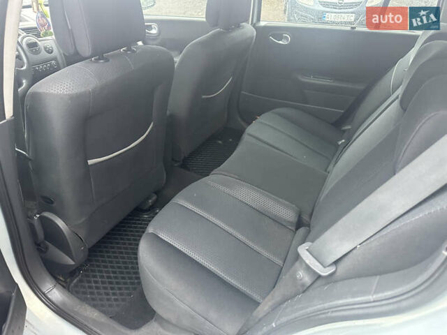 Серый Рено Меган, объемом двигателя 2 л и пробегом 309 тыс. км за 4300 $, фото 17 на Automoto.ua