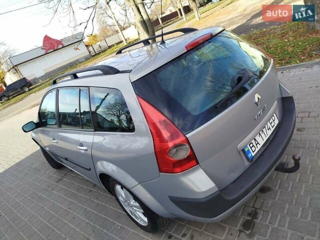 Рено Меган 2004 у Первомайськ на Automoto.ua Сірий Рено Меган, об'ємом двигуна 1.6 л та пробігом 233 тис. км за 4500 $, фото 6 на Automoto.ua