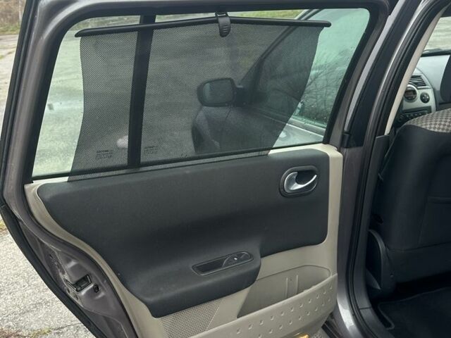 Серый Рено Меган, объемом двигателя 2 л и пробегом 263 тыс. км за 4500 $, фото 11 на Automoto.ua