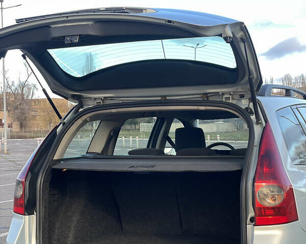 Сірий Рено Меган, об'ємом двигуна 1.46 л та пробігом 278 тис. км за 4199 $, фото 11 на Automoto.ua