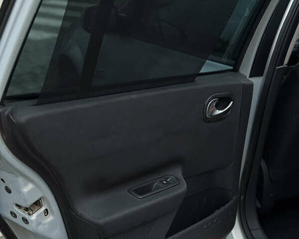 Сірий Рено Меган, об'ємом двигуна 1.46 л та пробігом 351 тис. км за 3900 $, фото 14 на Automoto.ua