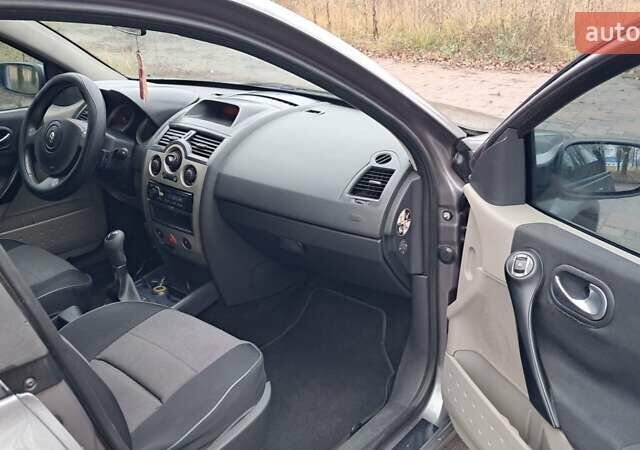 Серый Рено Меган, объемом двигателя 1.46 л и пробегом 407 тыс. км за 3999 $, фото 12 на Automoto.ua