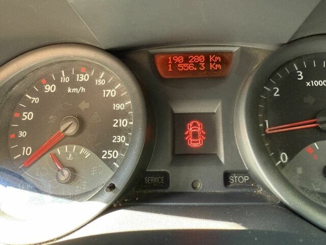 Рено Меган 2004 в Сумах на Automoto.ua Серый Рено Меган, объемом двигателя 0 л и пробегом 190 тыс. км за 4750 $, фото 7 на Automoto.ua