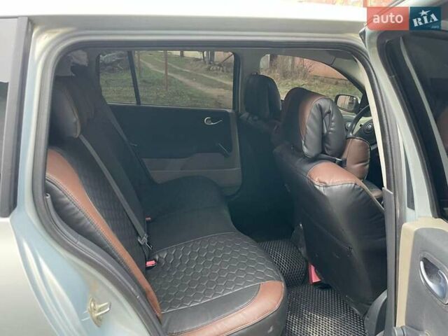 Сірий Рено Меган, об'ємом двигуна 1.6 л та пробігом 175 тис. км за 5200 $, фото 6 на Automoto.ua